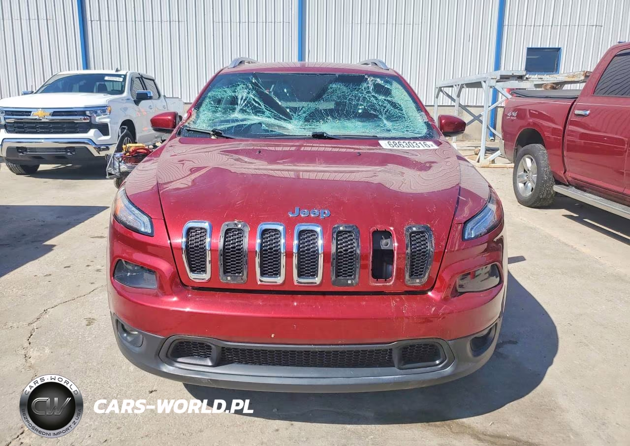 2017 Jeep Cherokee Latitude VIN:1C4PJLCS1HW574013 - 5