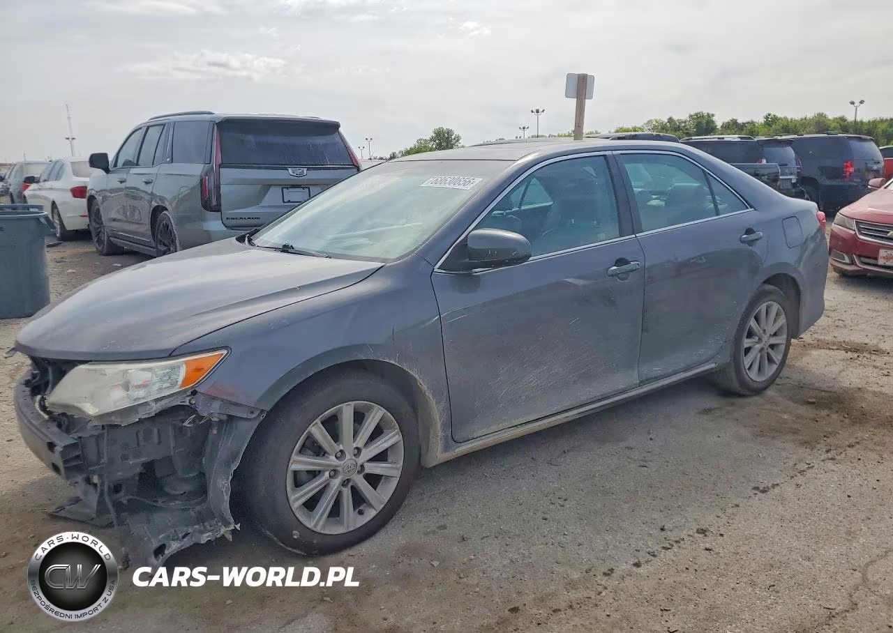 2013 Toyota Camry Xle V6 – zdjęcie 1 z 13