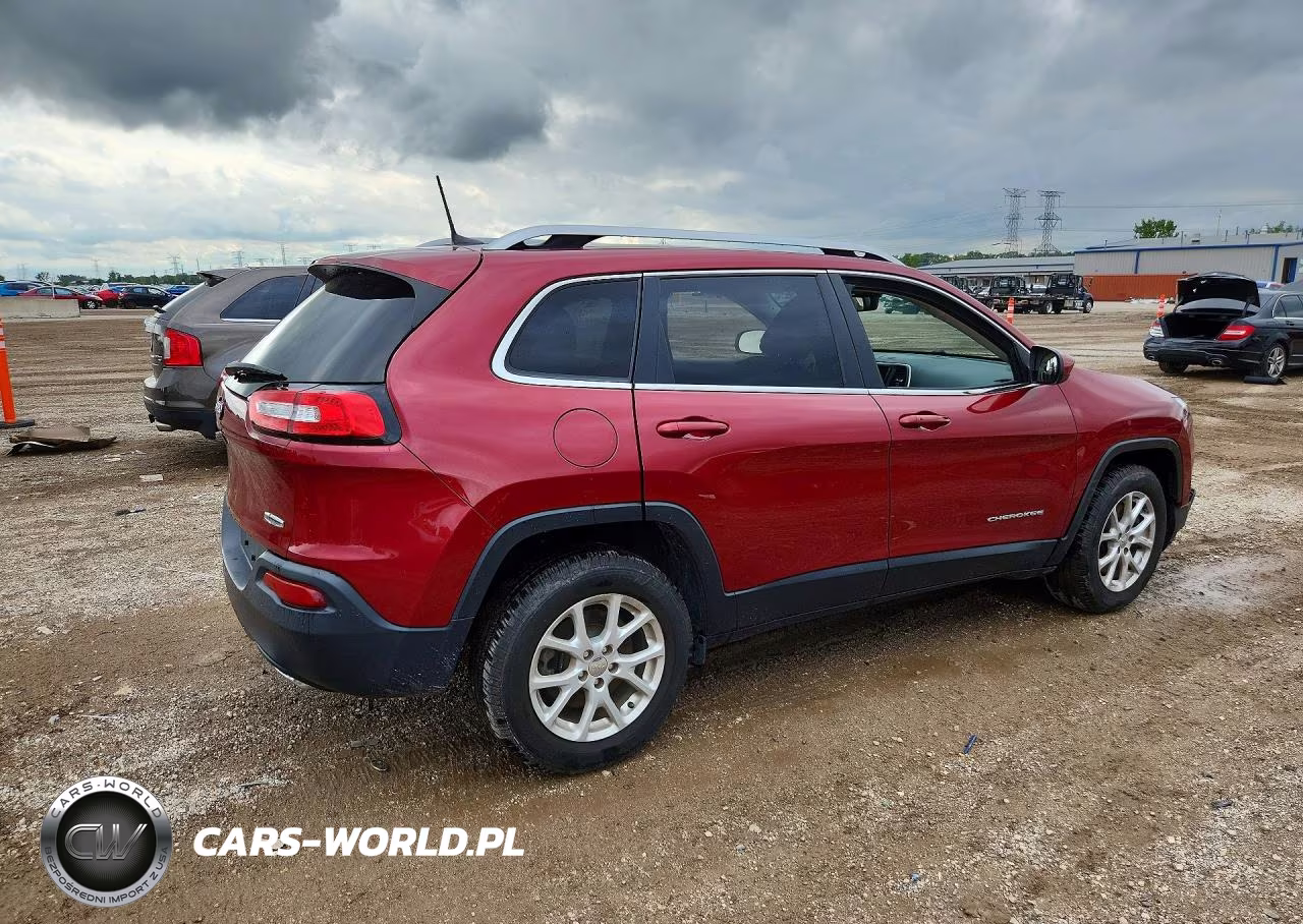 2016 Jeep Cherokee Latitude VIN:1C4PJMCSXGW146008 - 3