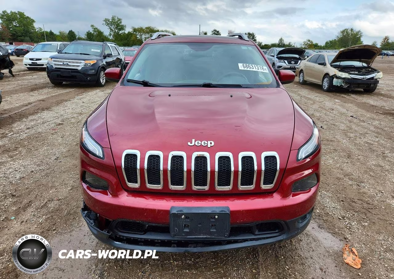 2016 Jeep Cherokee Latitude VIN:1C4PJMCSXGW146008 - 5