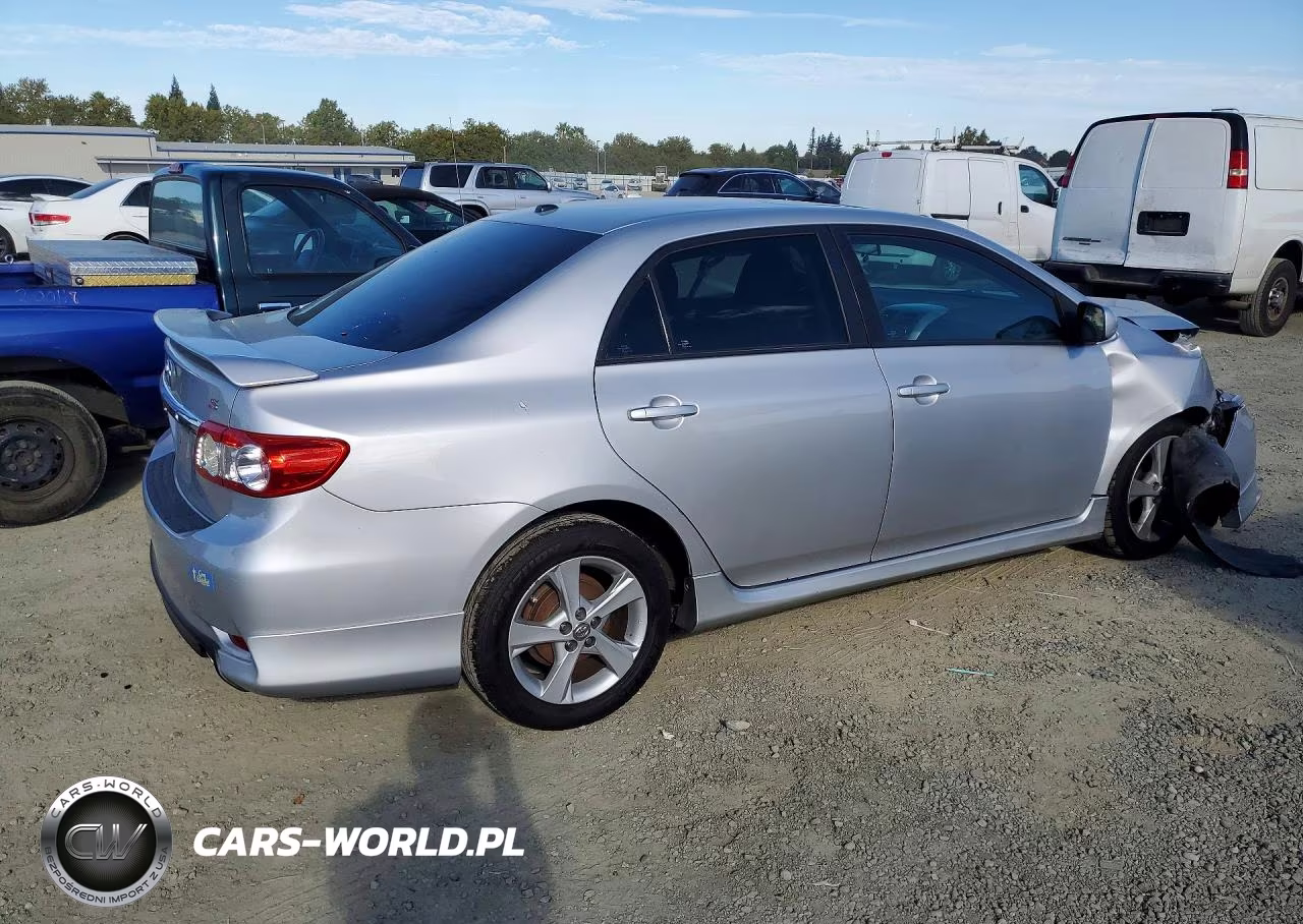 2011 Toyota Corolla S VIN:2T1BU4EE7BC669433 - 3