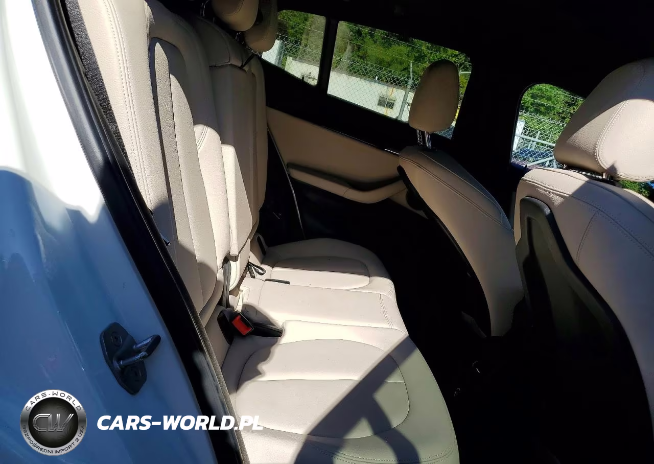 2018 BMW X2 xDrive28I VIN:WBXYJ5C31JEF75057 - 10