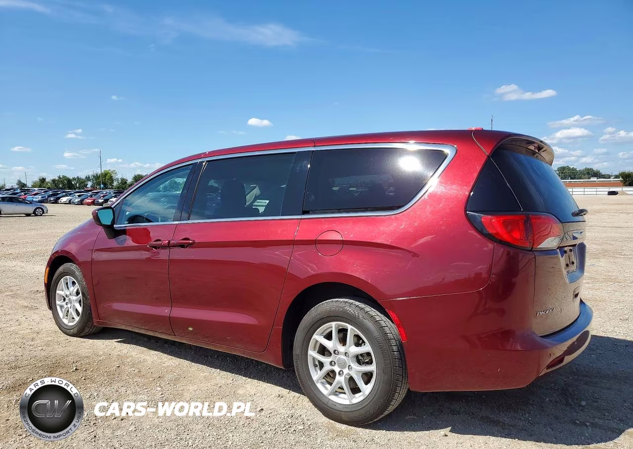 2017 Chrysler Pacifica Touring VIN:2C4RC1DG1HR610387 - 2