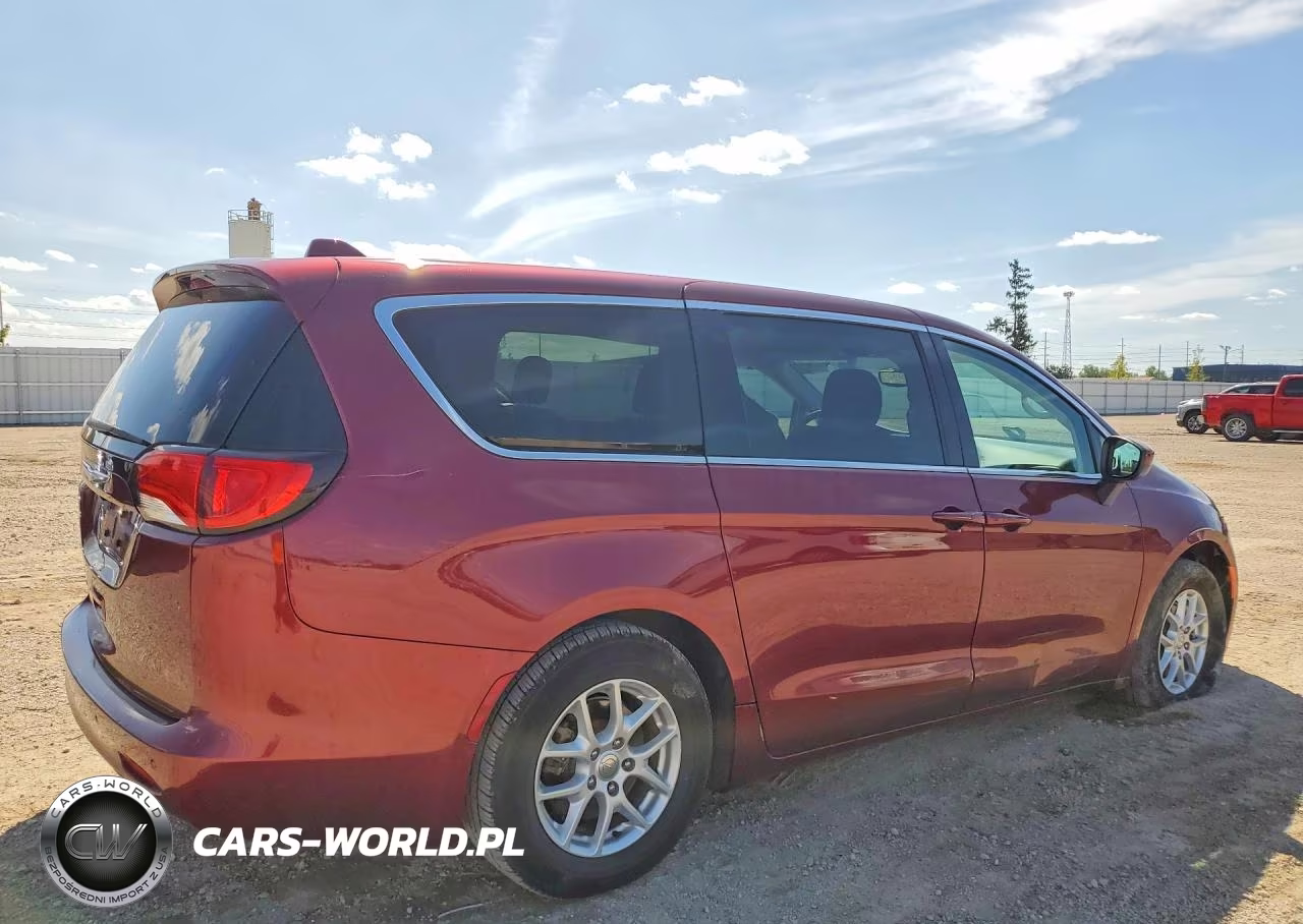 2017 Chrysler Pacifica Touring VIN:2C4RC1DG1HR610387 - 3