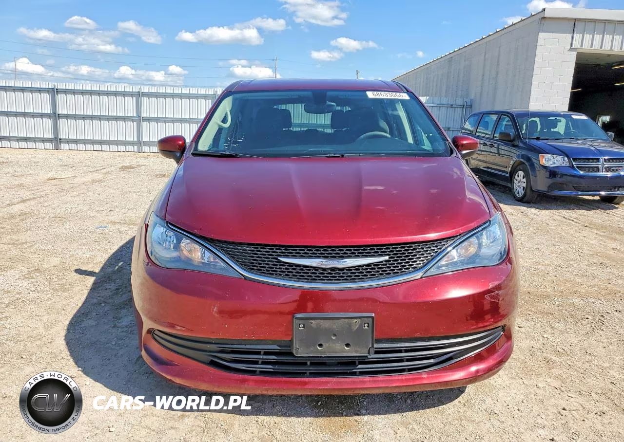 2017 Chrysler Pacifica Touring VIN:2C4RC1DG1HR610387 - 5