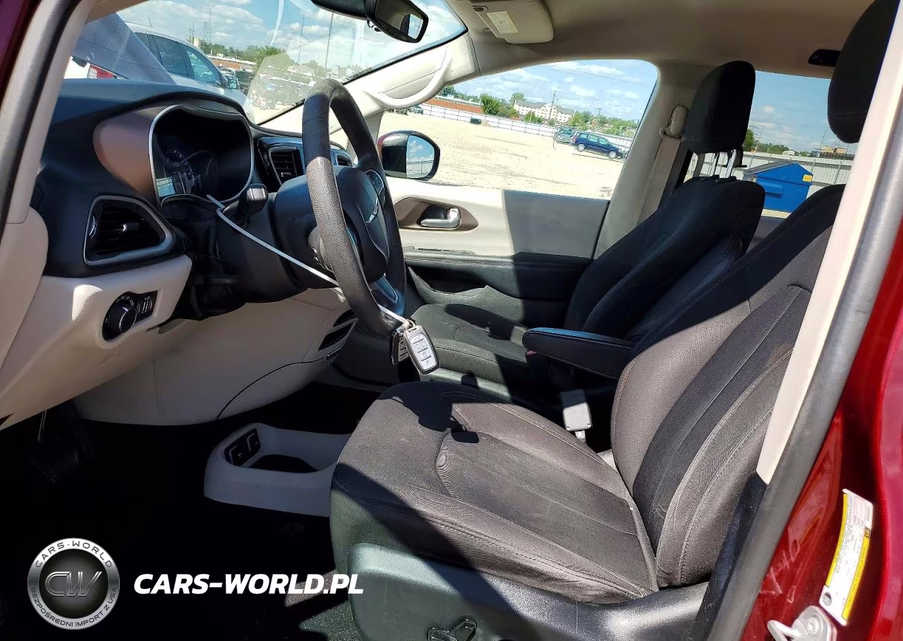 2017 Chrysler Pacifica Touring VIN:2C4RC1DG1HR610387 - 7