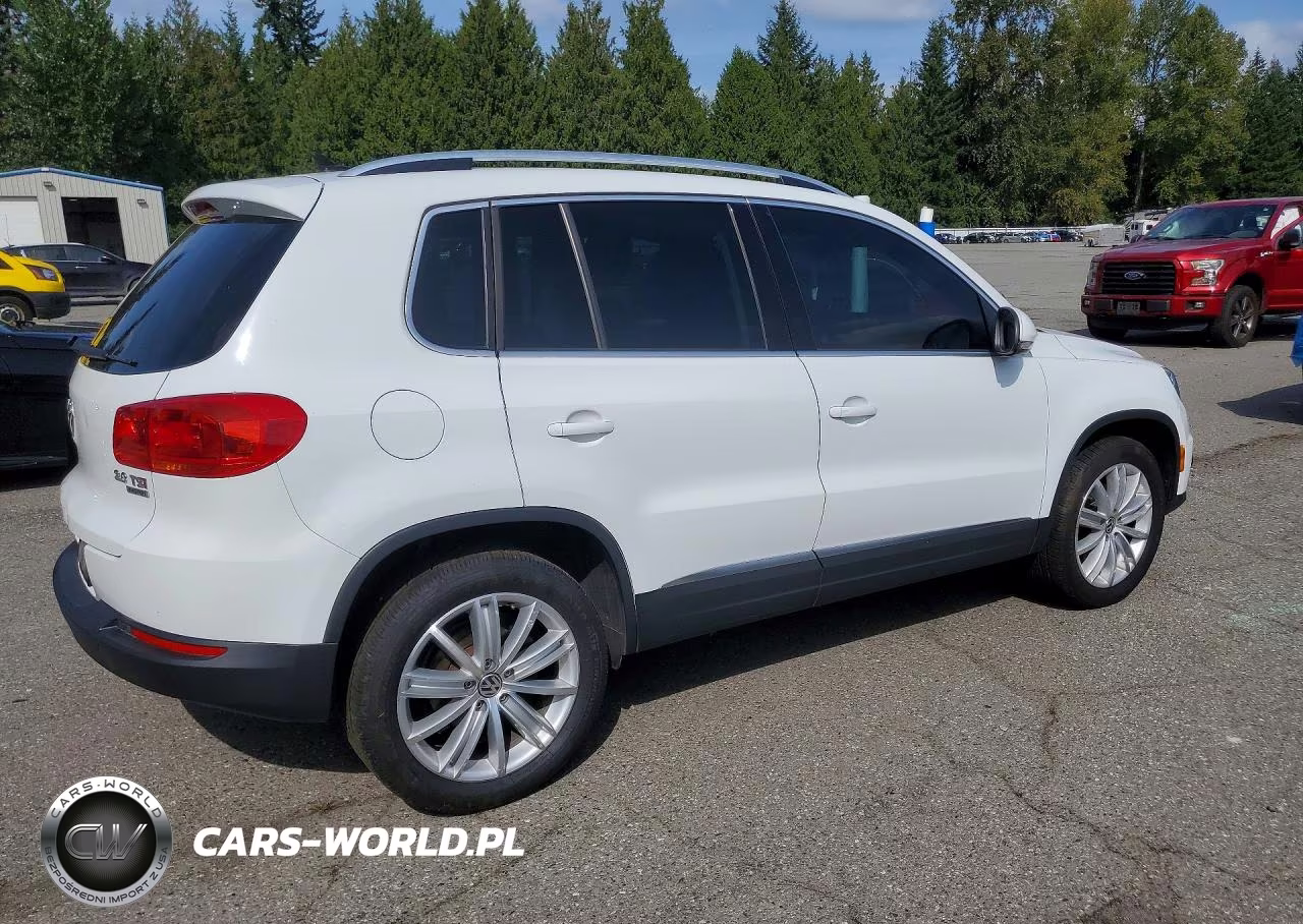 2015 Volkswagen Tiguan S VIN:WVGBV7AX9FW563922 - 3