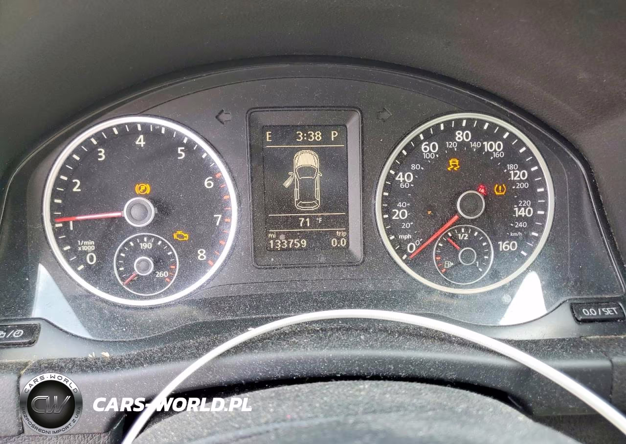 2015 Volkswagen Tiguan S VIN:WVGBV7AX9FW563922 - 9