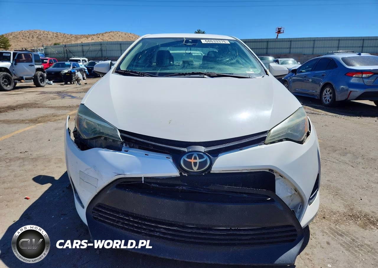2018 Toyota Corolla Le VIN:2T1BURHE7JC971036 - 5