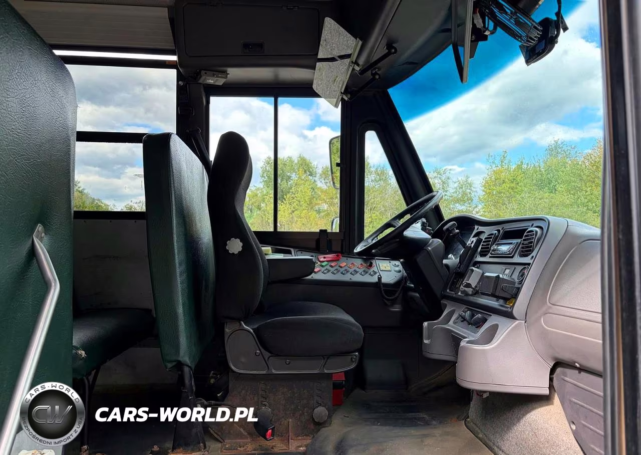 2015 Freightliner Chassis B2B VIN:4UZABRDU3FCFW9494 - 5