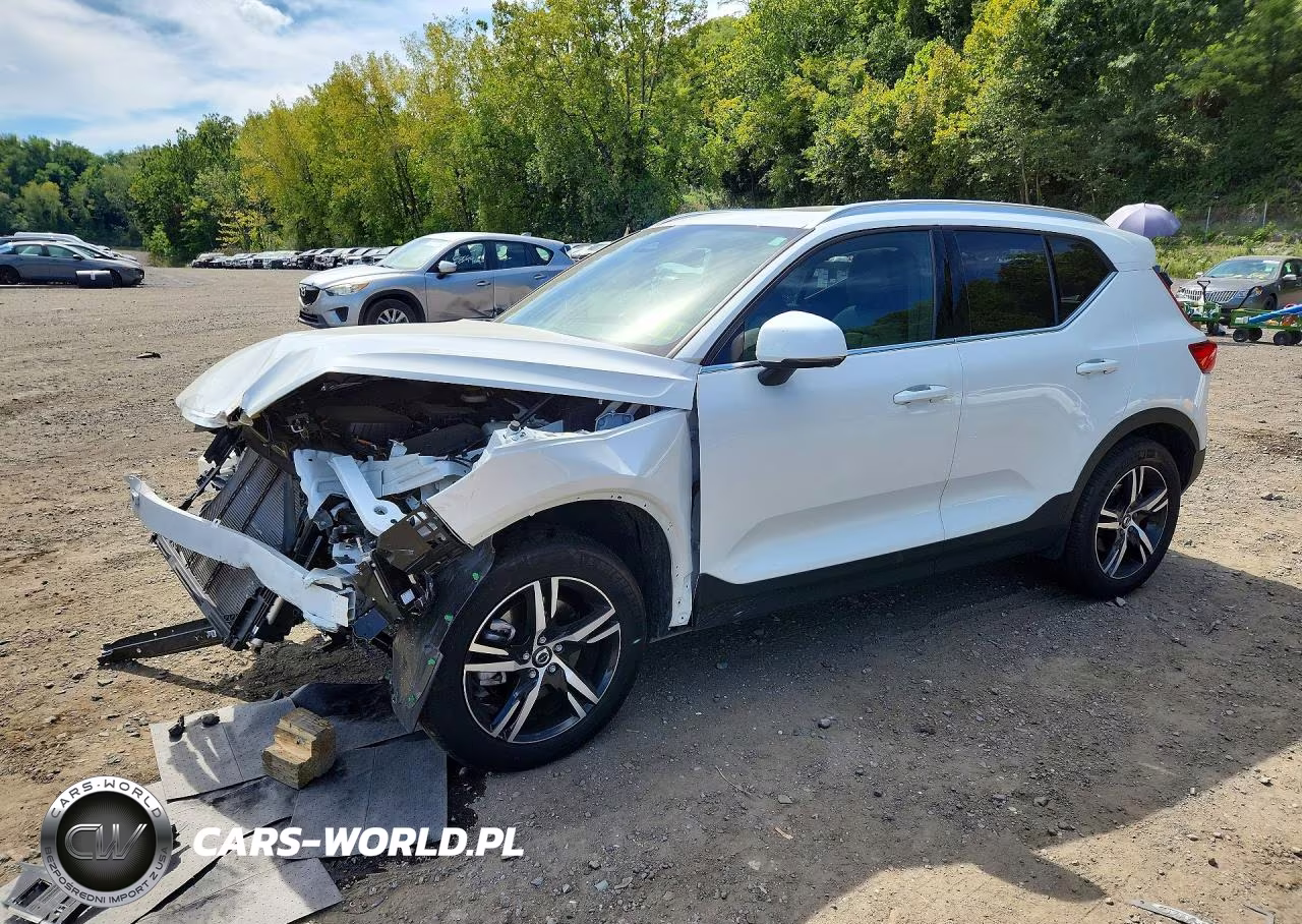 2025 Volvo Xc40 Core