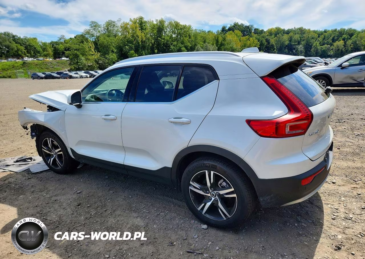 2025 Volvo Xc40 Core VIN:YV4L12UJ4S2576218 - 2