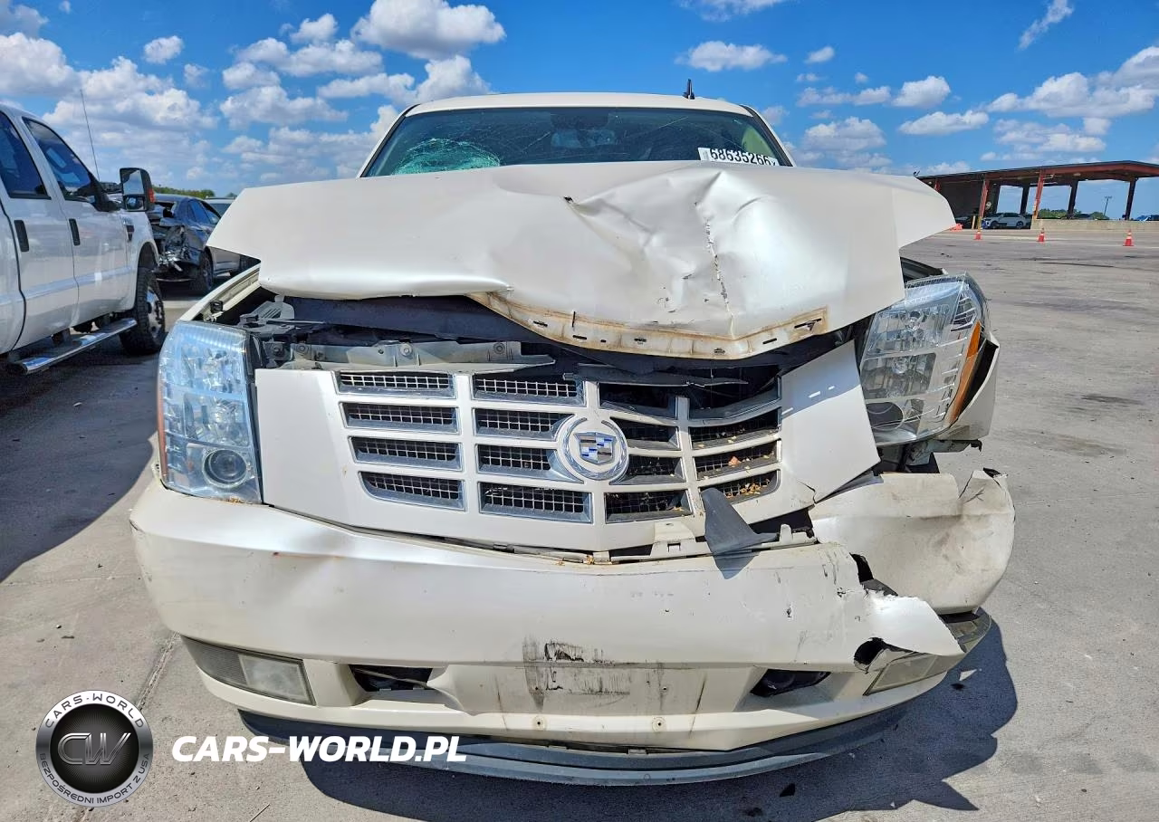 2011 Cadillac Escalade VIN:1GYS4AEFXBR329913 - 5