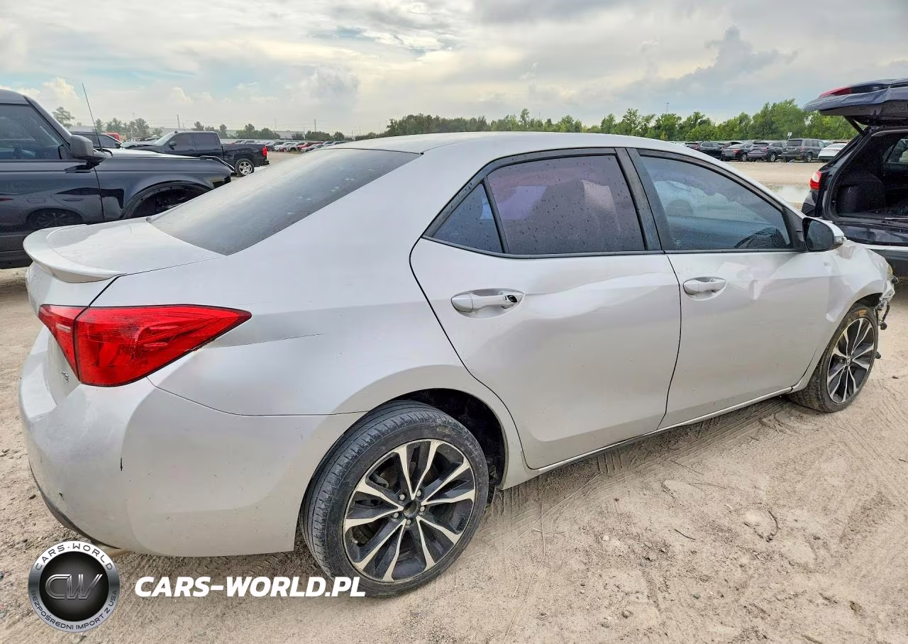 2017 Toyota Corolla Se VIN:5YFBURHEXHP622284 - 3