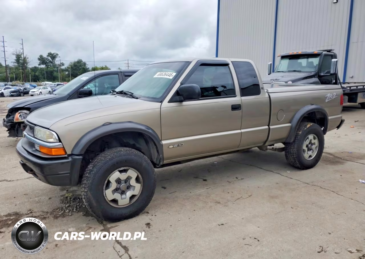 2003 Chevrolet S Truck S10 VIN:1GCCT19X138204273 - 1