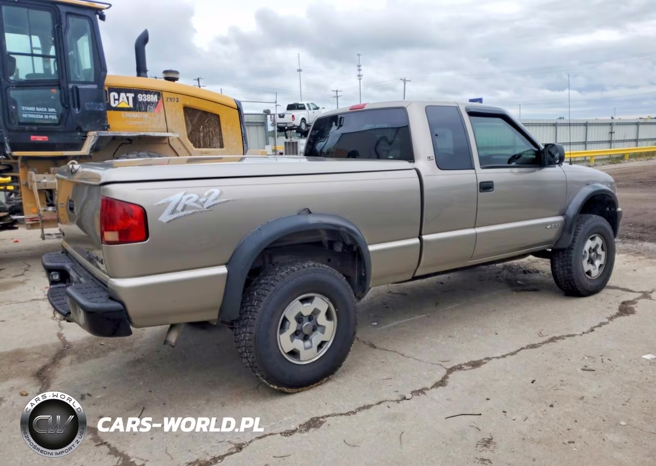 2003 Chevrolet S Truck S10 VIN:1GCCT19X138204273 - 3