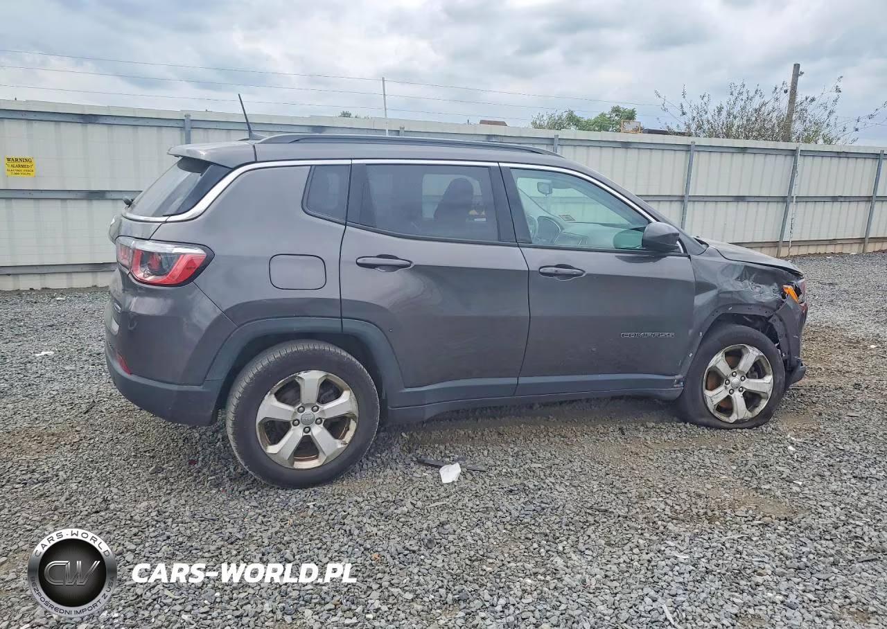 2019 Jeep Compass Latitude VIN:3C4NJDBBXKT801159 - 3