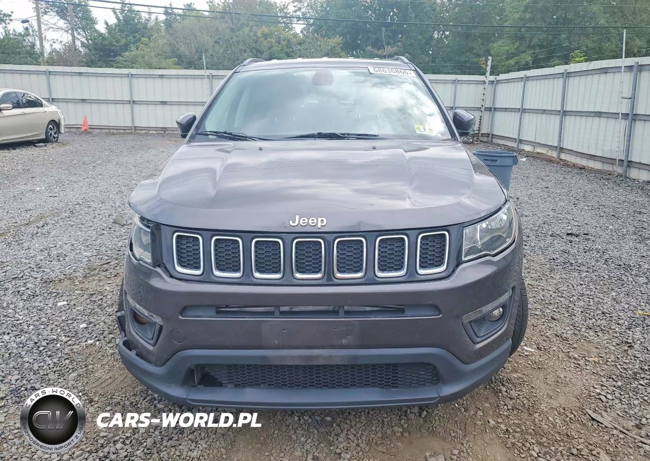 2019 Jeep Compass Latitude VIN:3C4NJDBBXKT801159 - 5