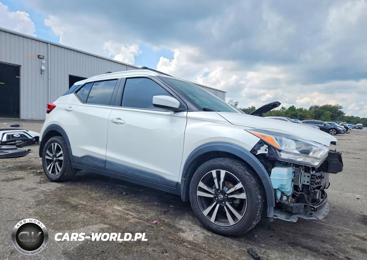 2018 Nissan Kicks Sv VIN:3N1CP5CU2JL508708 - 4