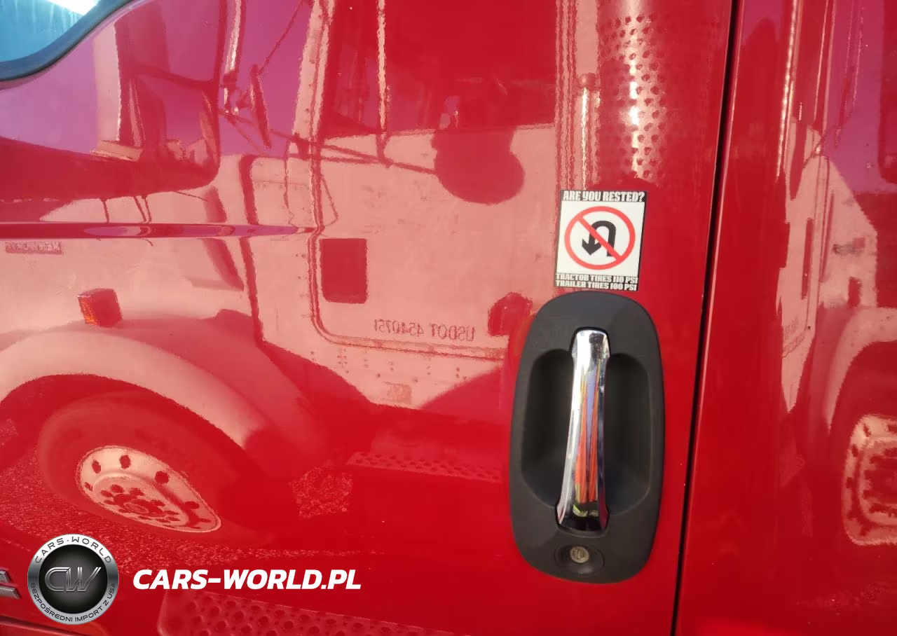 2018 International Lt625