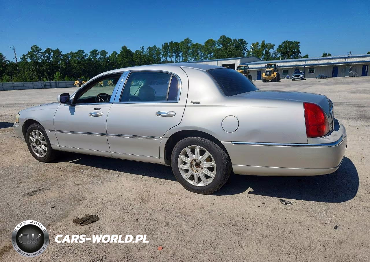 2006 Lincoln Town Car Signature Limited VIN:1LNHM82W16Y646189 - 2