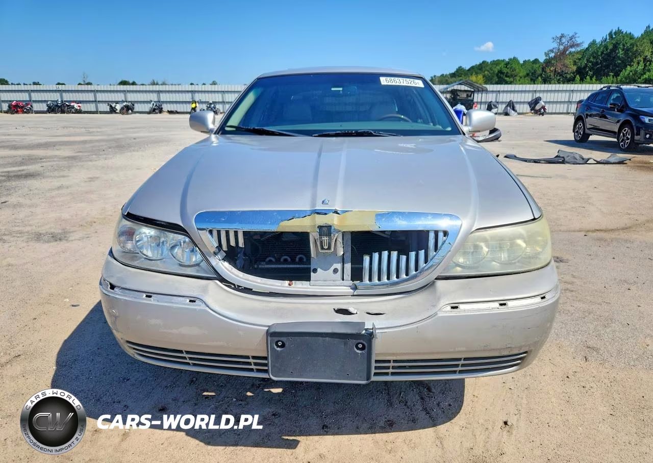 2006 Lincoln Town Car Signature Limited VIN:1LNHM82W16Y646189 - 5