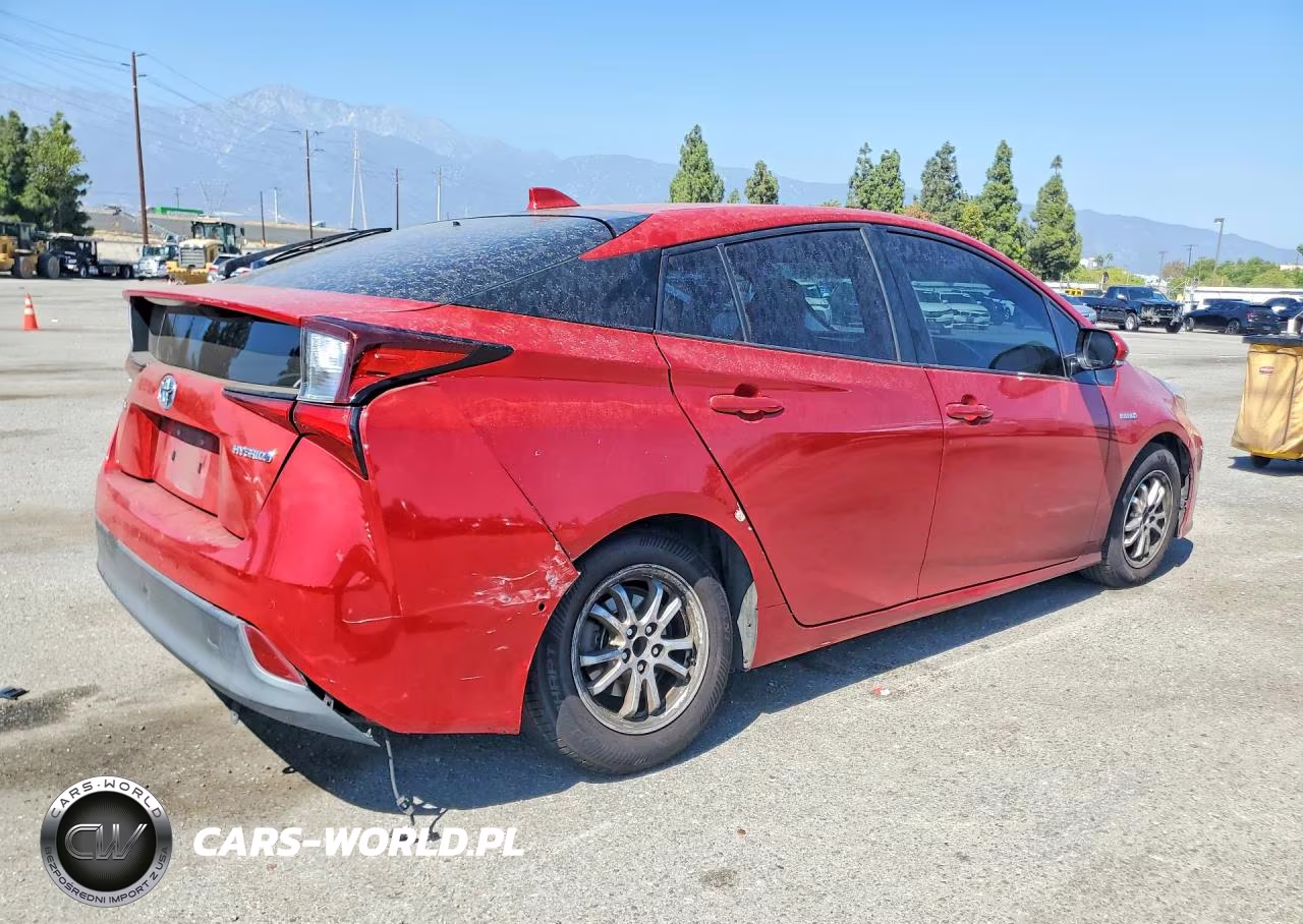 2020 Toyota Prius Le VIN:JTDKARFU1L3104522 - 3