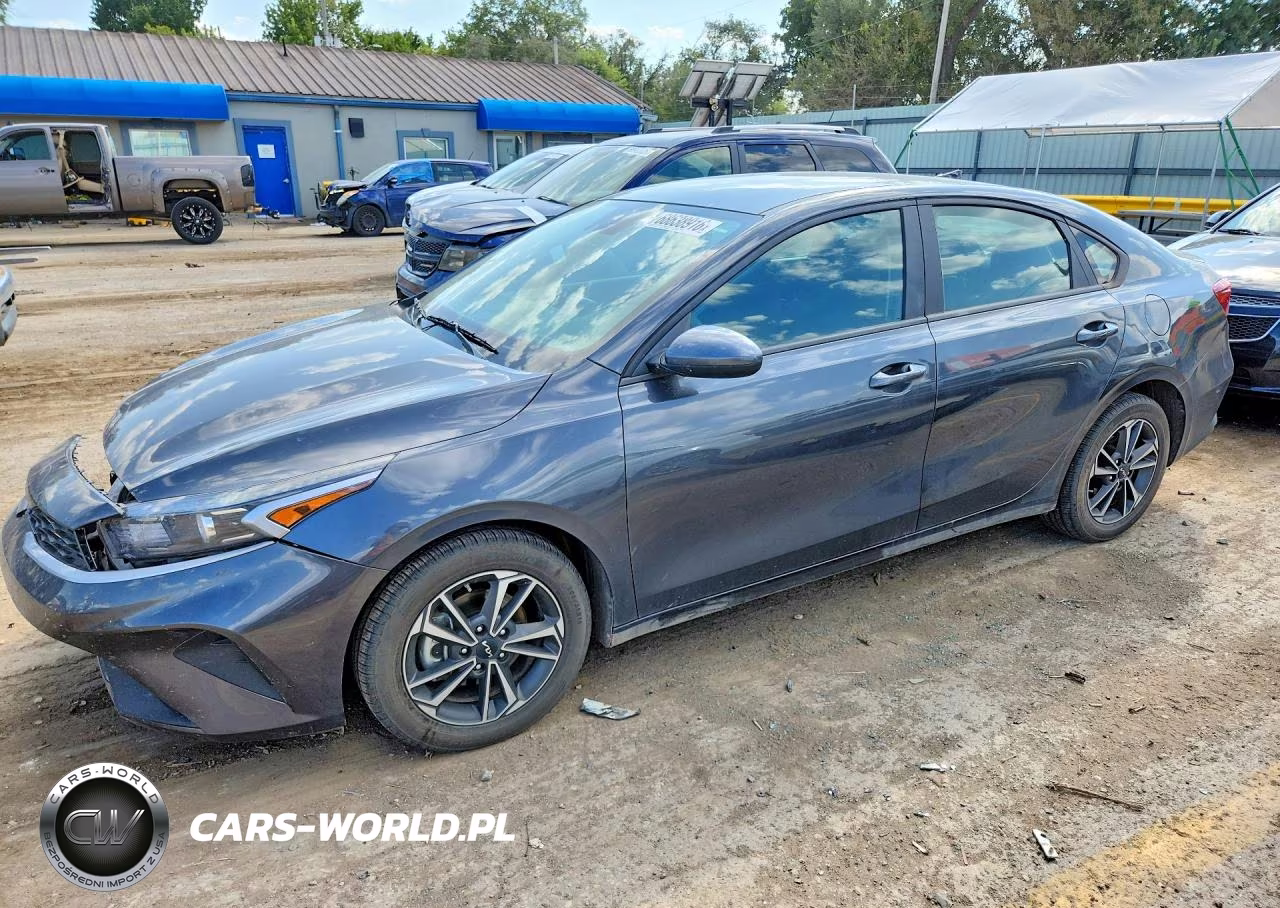 2024 Kia Forte Lxs