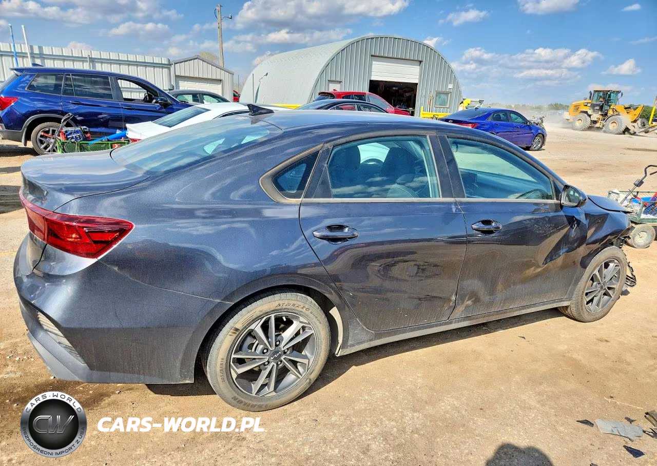 2024 Kia Forte Lxs VIN:3KPF24AD9RE841378 - 3