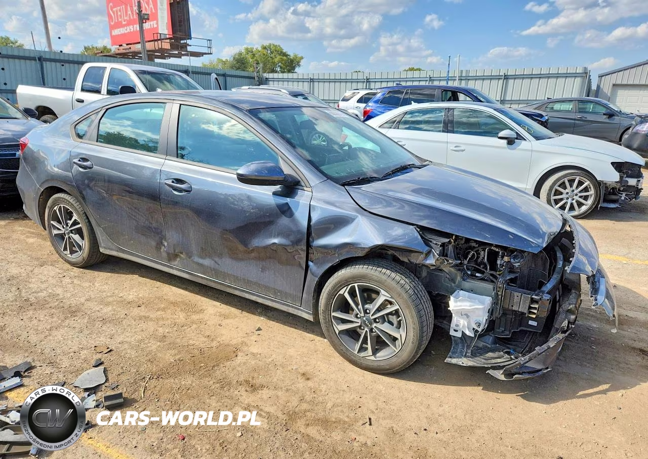 2024 Kia Forte Lxs VIN:3KPF24AD9RE841378 - 4