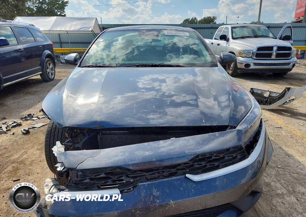 2024 Kia Forte Lxs VIN:3KPF24AD9RE841378 - 5