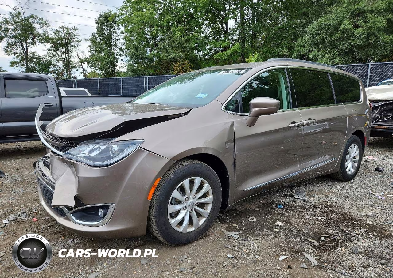 2017 Chrysler Pacifica Touring L VIN:2C4RC1BG3HR763856 - 1
