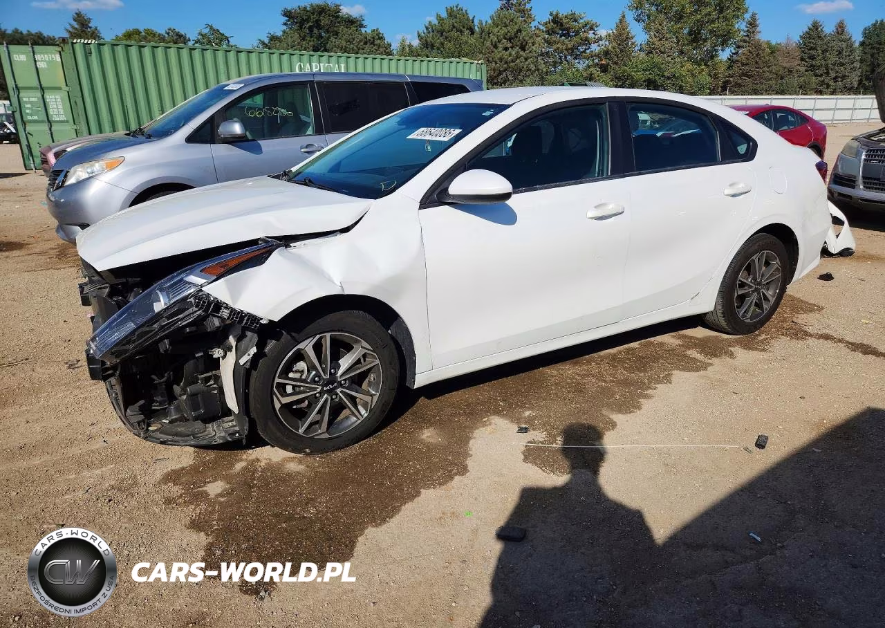 2024 Kia Forte Lxs – zdjęcie 1 z 13