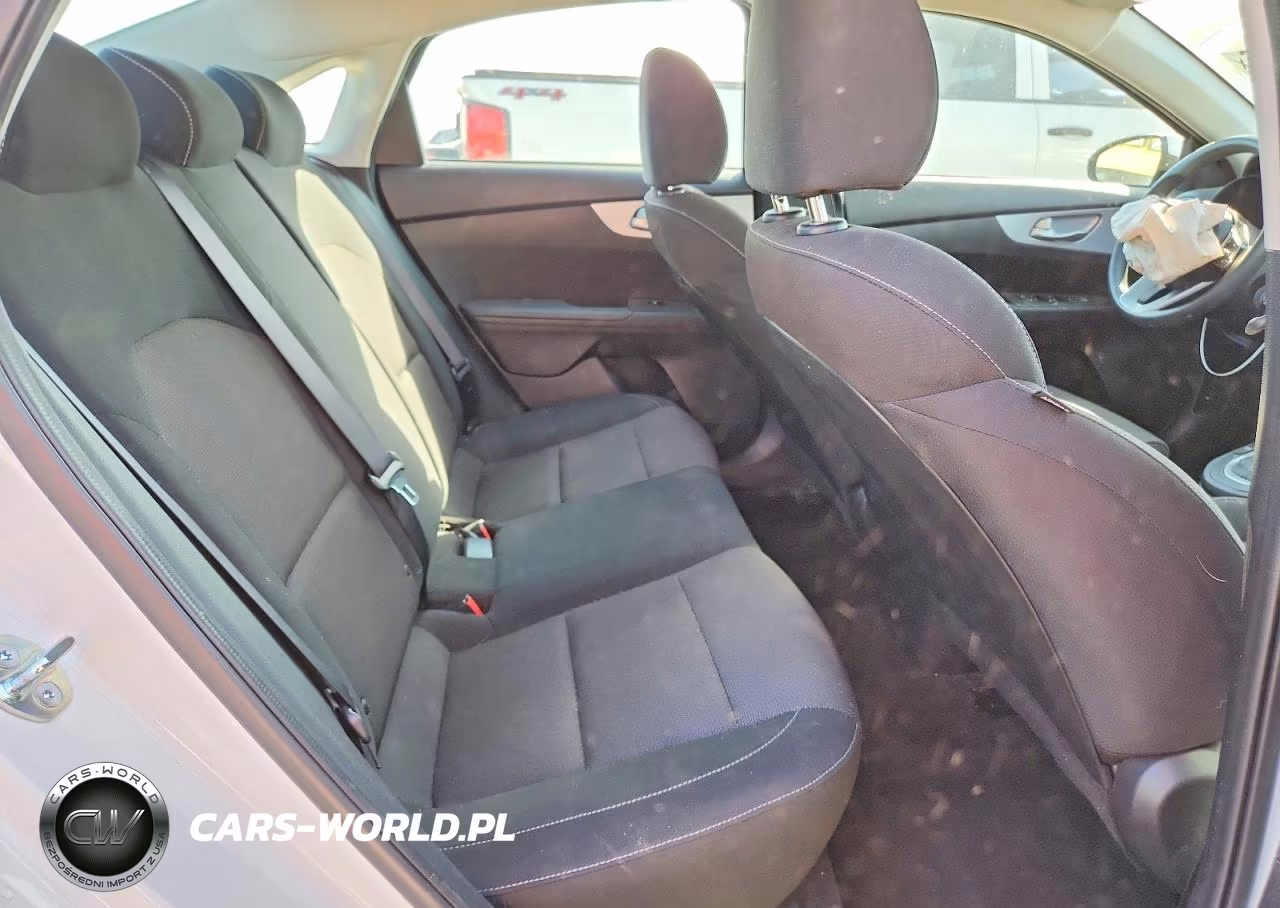 2024 Kia Forte Lxs VIN:3KPF24AD3RE782876 - 10
