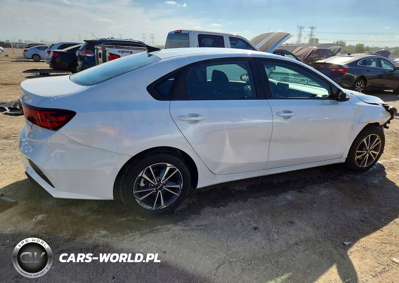 2024 Kia Forte Lxs VIN:3KPF24AD3RE782876 - 3