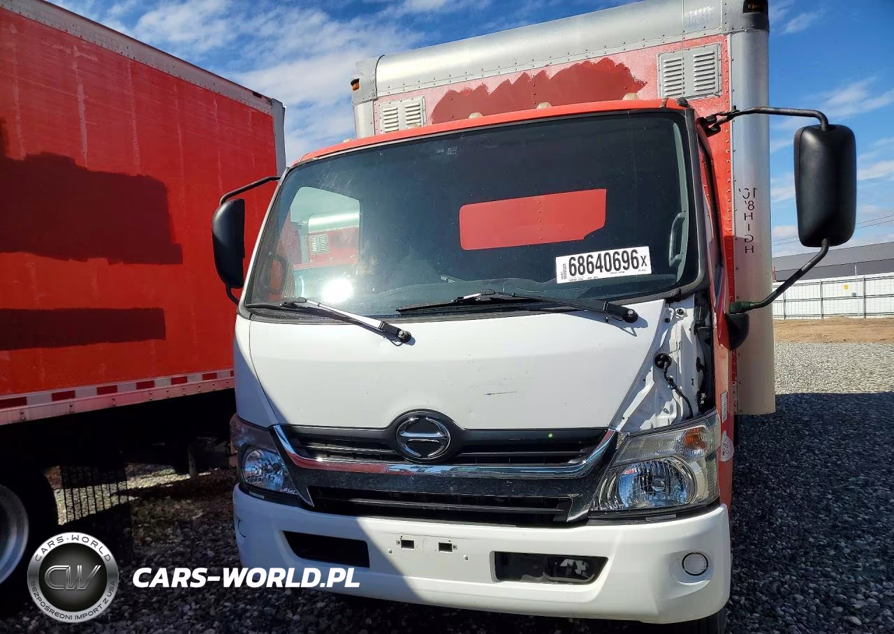 2017 Hino 195 Box Truck VIN:JHHSDM2H6HK005854 - 5