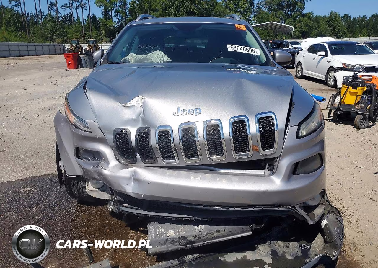 2016 Jeep Cherokee Latitude VIN:1C4PJLCBXGW200322 - 5