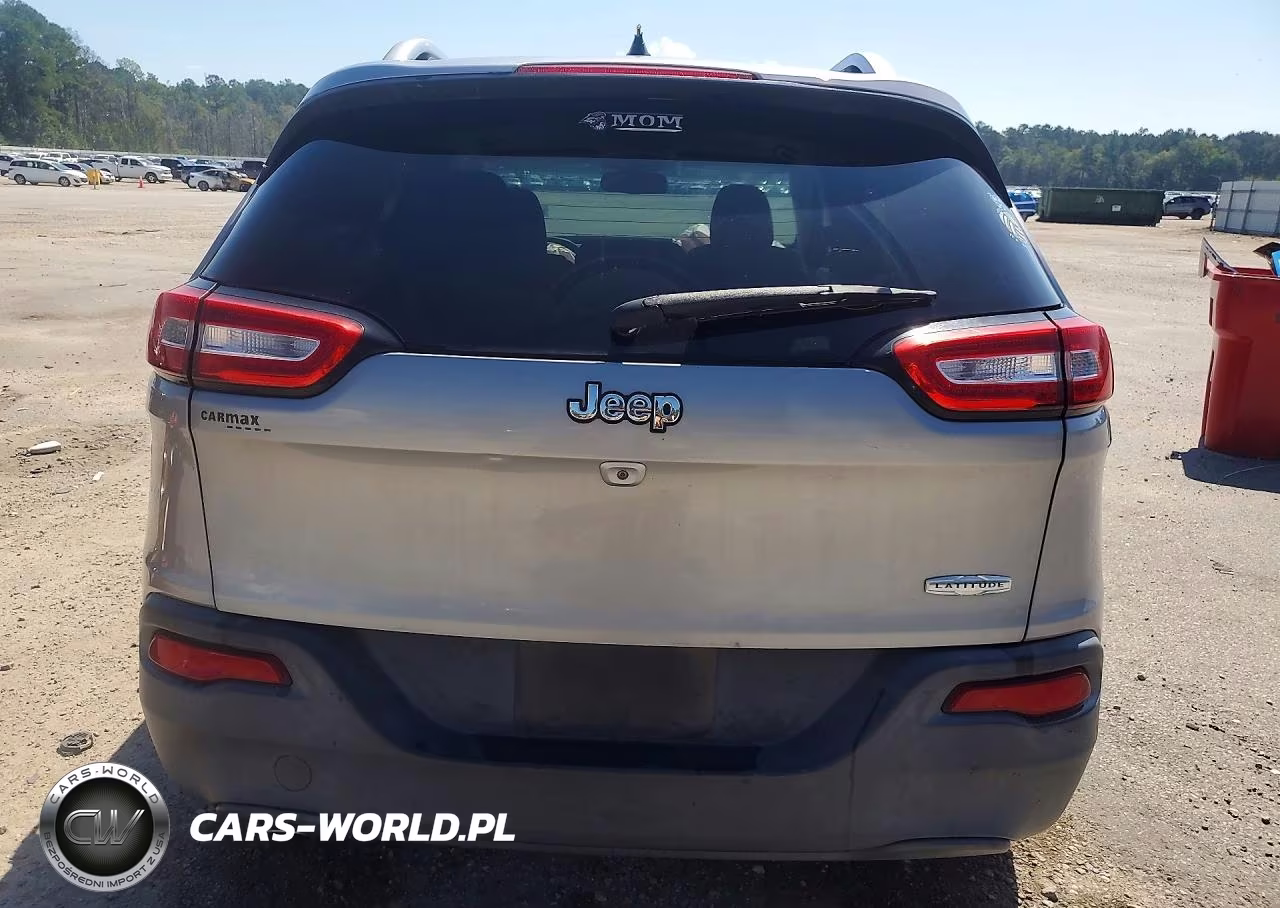 2016 Jeep Cherokee Latitude VIN:1C4PJLCBXGW200322 - 6
