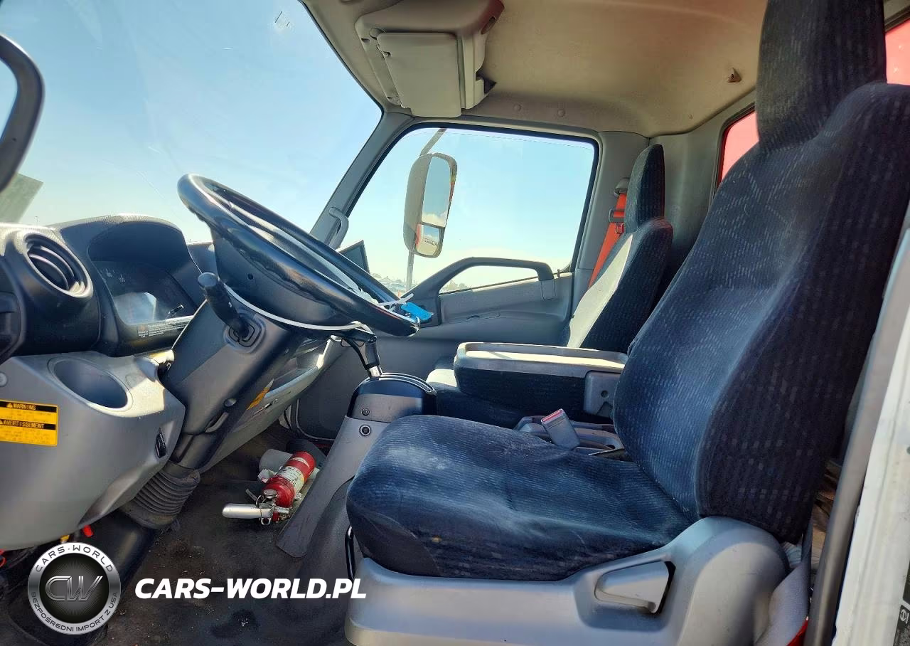 2018 Hino 195 Box Truck VIN:JHHSDM2H0JK006164 - 7