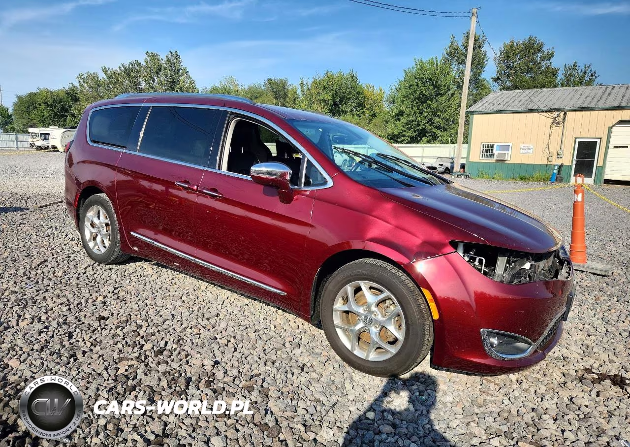 2018 Chrysler Pacifica Limited VIN:2C4RC1GG8JR251573 - 4