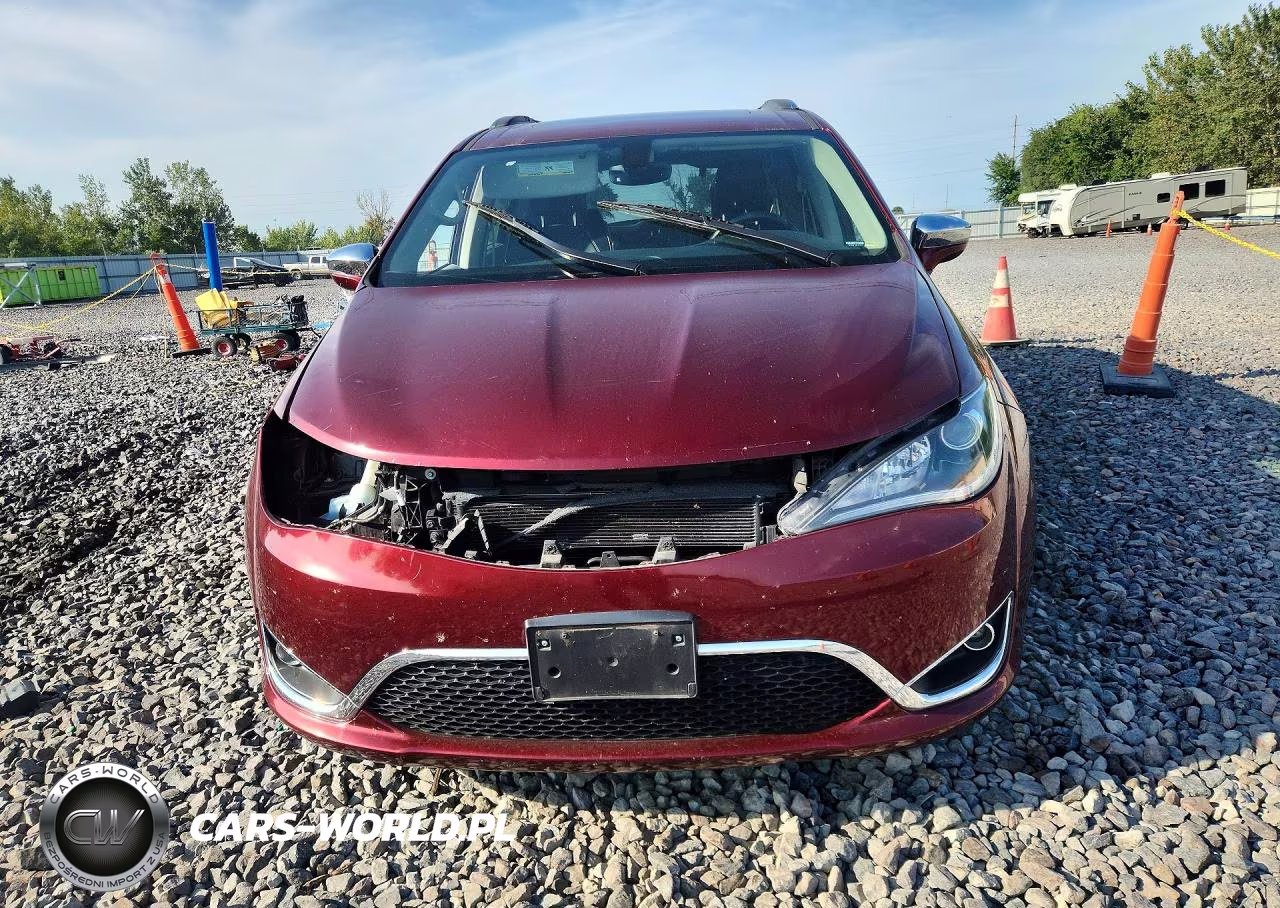 2018 Chrysler Pacifica Limited VIN:2C4RC1GG8JR251573 - 5
