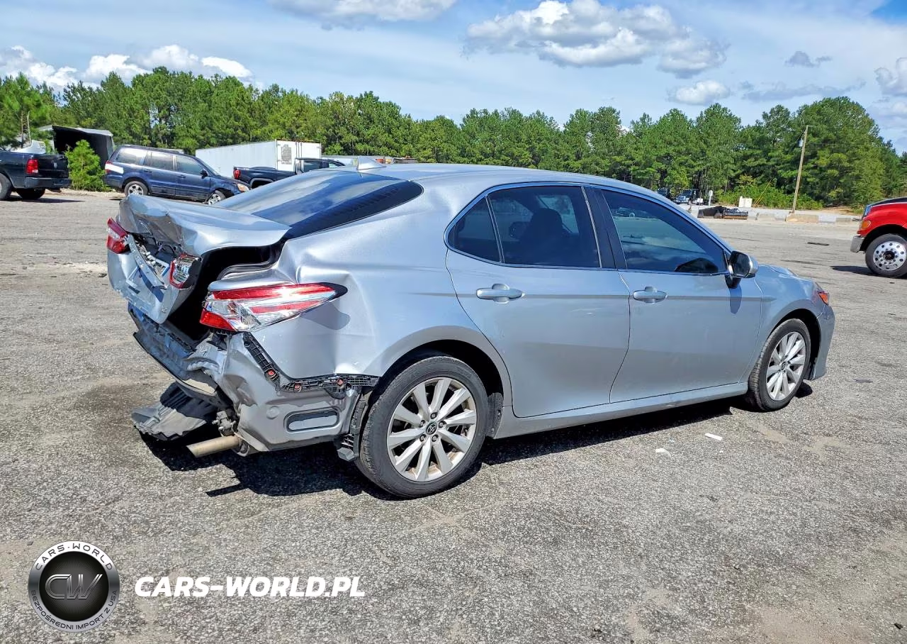 2020 Toyota Camry Le VIN:4T1C11AK8LU966623 - 3