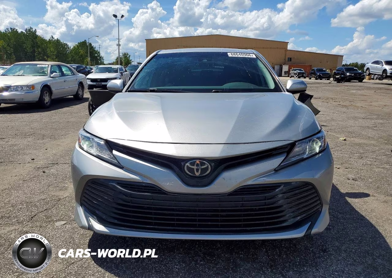 2020 Toyota Camry Le VIN:4T1C11AK8LU966623 - 5