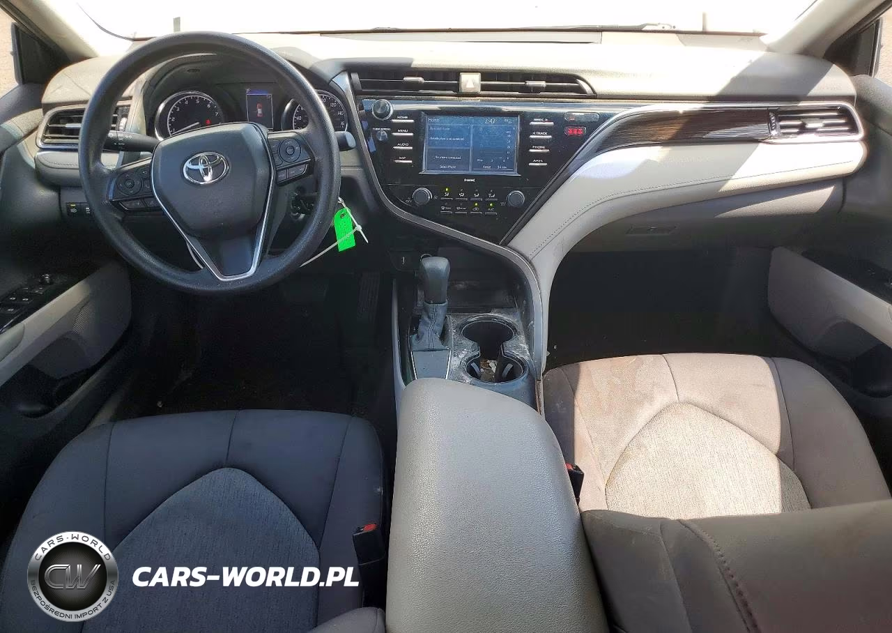 2020 Toyota Camry Le VIN:4T1C11AK8LU966623 - 8