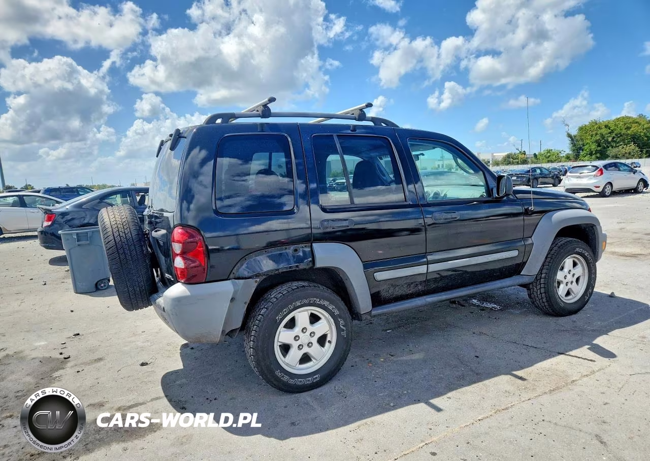 2005 Jeep Liberty Sport VIN:1J8GK48KX5W516496 - 3
