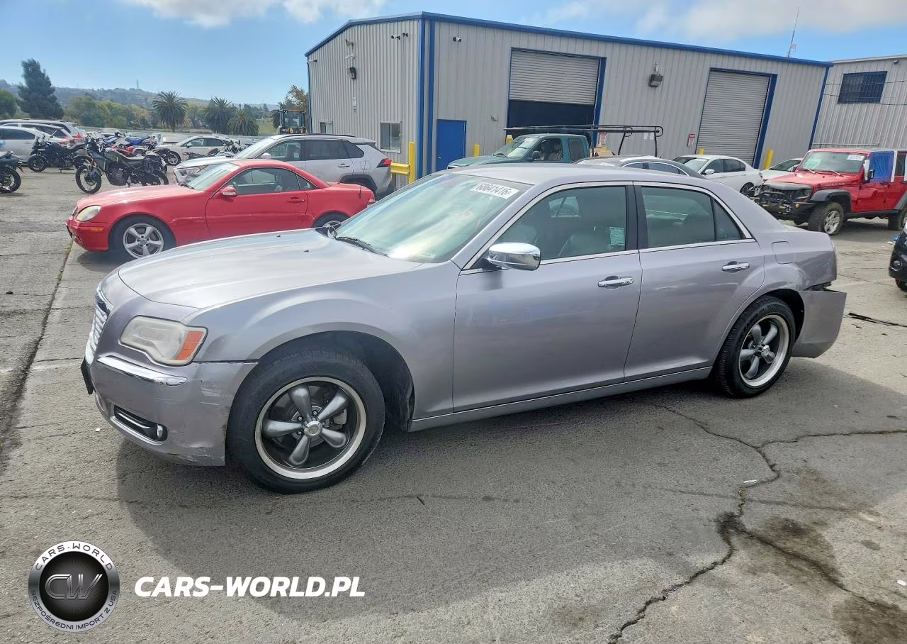 2013 Chrysler 300C VIN:2C3CCAEG8DH620777 - 1