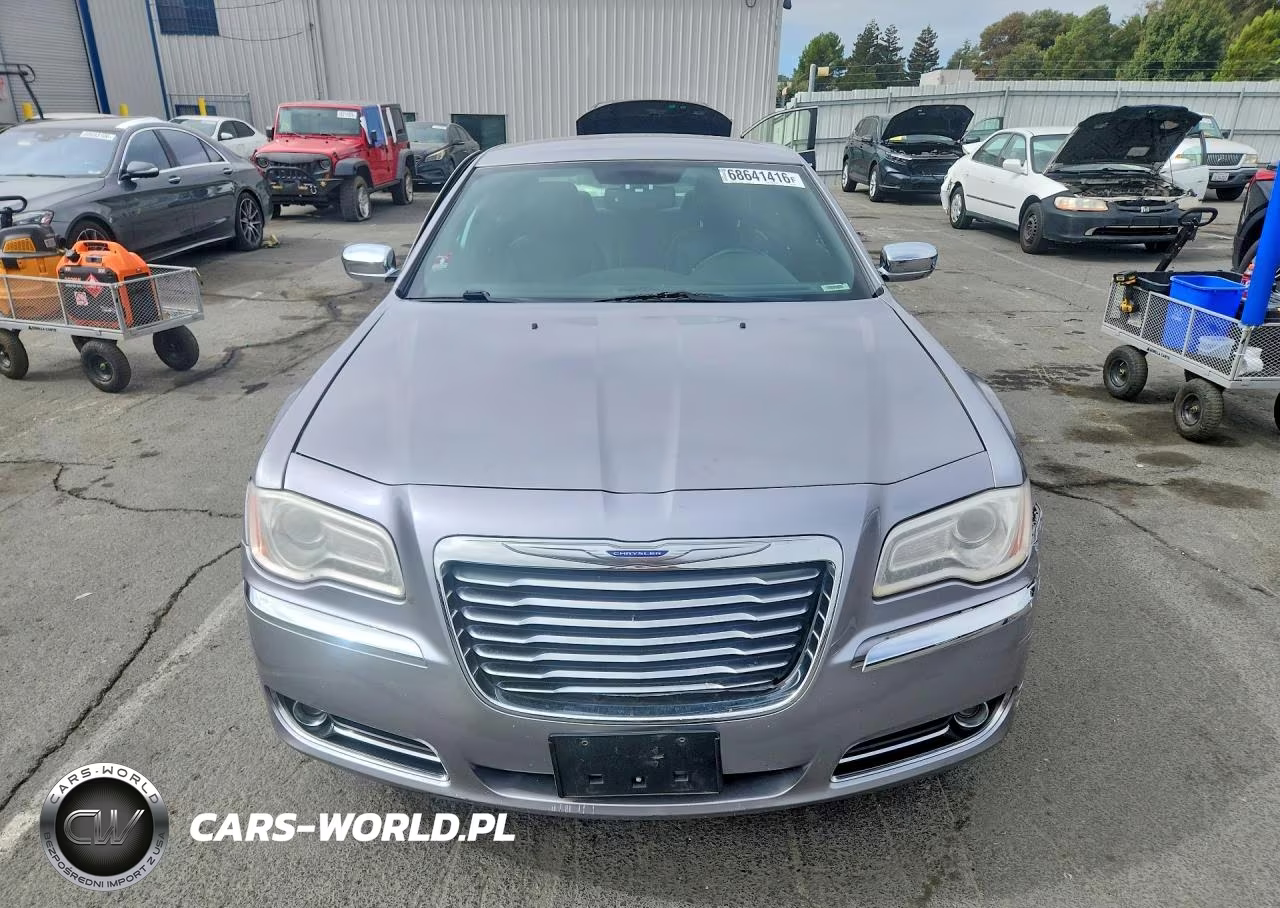 2013 Chrysler 300C VIN:2C3CCAEG8DH620777 - 5