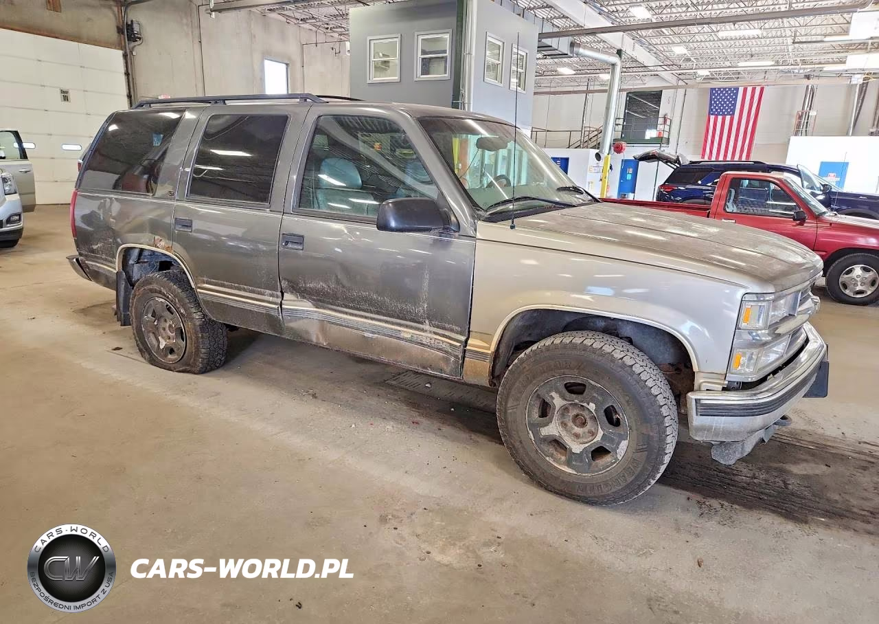 1999 Chevrolet Tahoe K1500 VIN:1GNEK13R0XJ565845 - 4