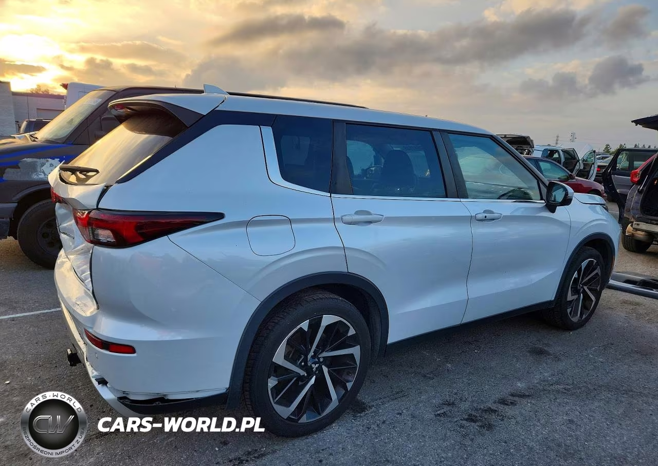 2023 Mitsubishi Outlander Se VIN:JA4J3UA89PZ012056 - 3