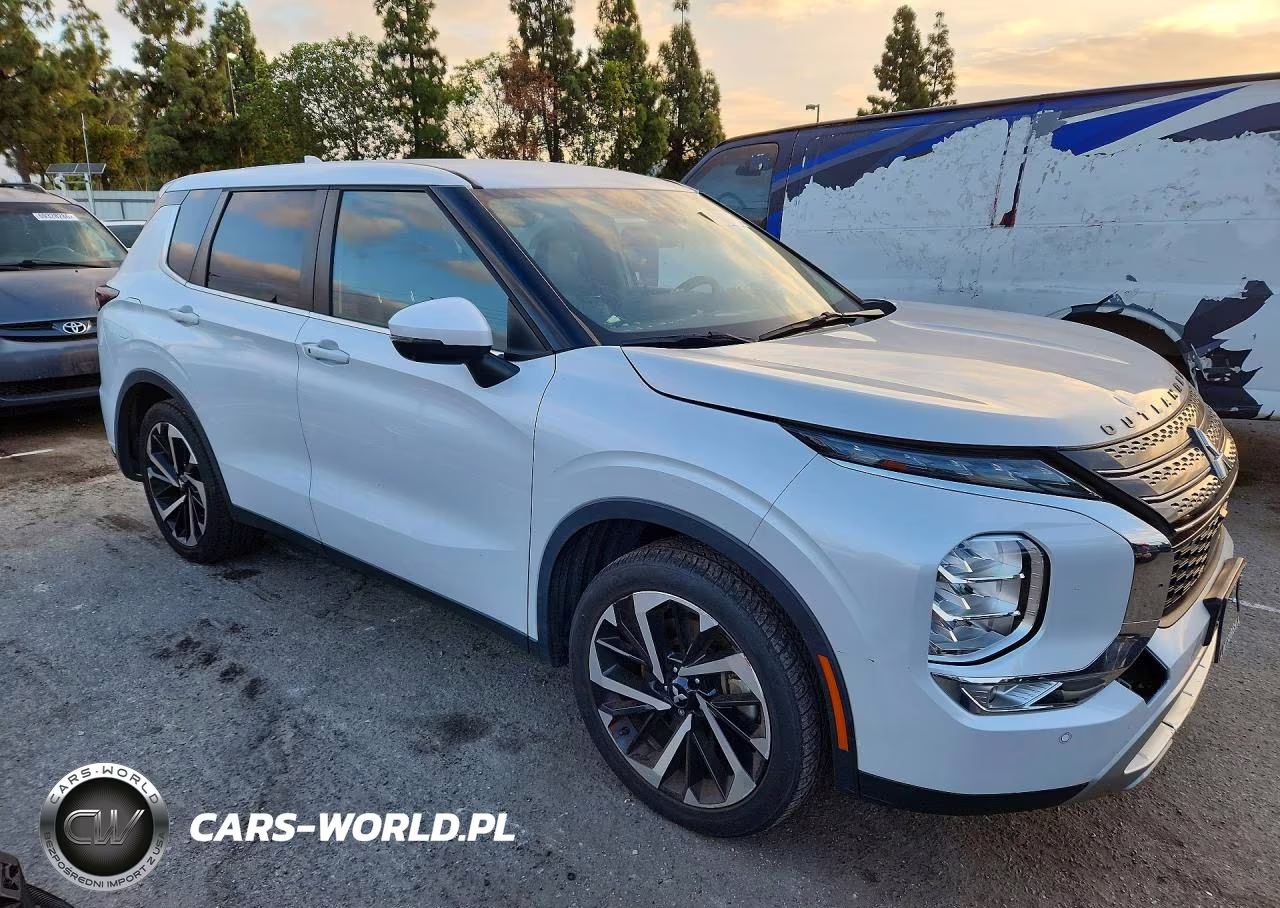 2023 Mitsubishi Outlander Se VIN:JA4J3UA89PZ012056 - 4